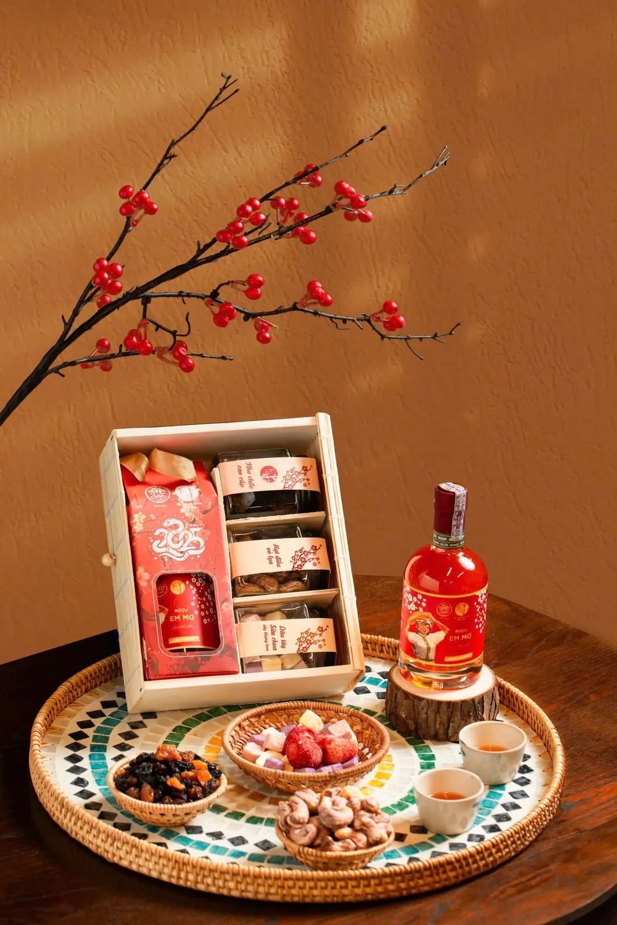 Xu Hướng Quà Tết 2026: Trải Nghiệm Thương Hiệu & Chiến Lược Bao Bì Số Hóa - Tấn Phát Digital